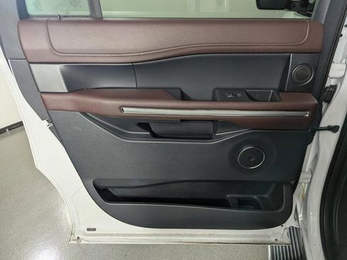Used 2022 Ford Expedition Max Limited AWD/4WD image 15