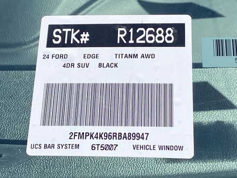 Used 2024 Ford Edge Titanium image 32