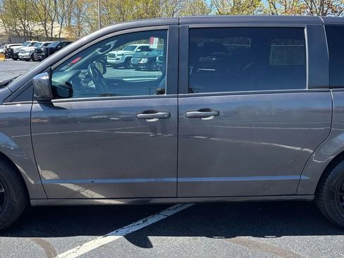Used 2020 Dodge Grand Caravan GT FWD image 4
