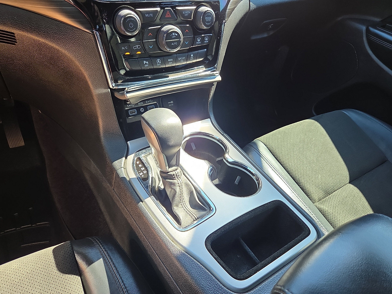 Used 2019 Jeep Grand Cherokee Altitude AWD/4WD image 25