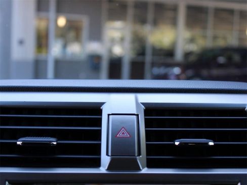 Used 2020 Lexus GX 460 Premium w/ Premium Package image 17