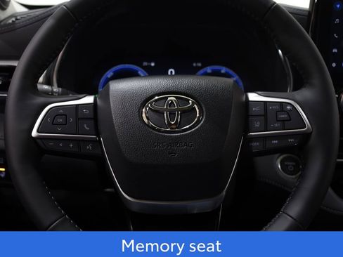 New 2026 Toyota Highlander Platinum image 10