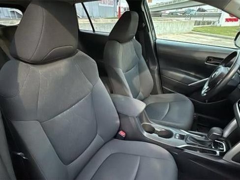 Used 2022 Toyota Corolla Cross LE AWD/4WD image 35