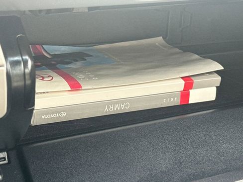 Used 2012 Toyota Camry LE image 28