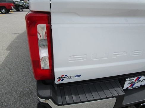 New 2025 Ford F250 XL w/ FX4 Off-Road Package image 11