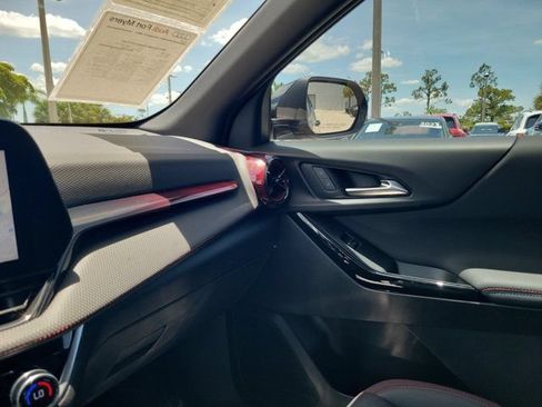 Used 2026 Chevrolet Equinox RS FWD image 28