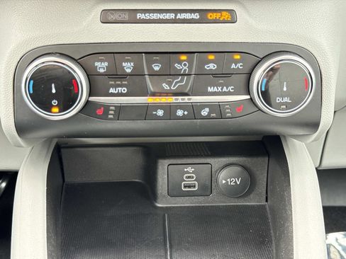 Used 2024 Ford Escape Active w/ Cold Weather Package FWD image 7