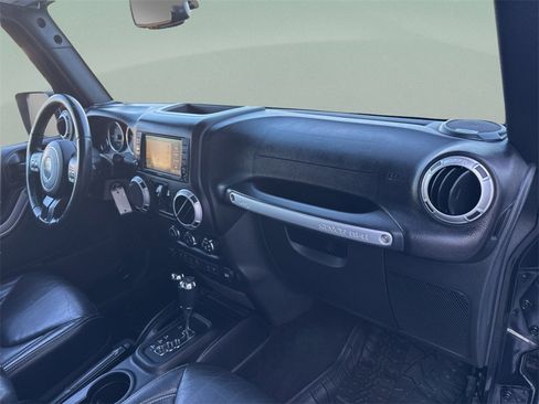 Used 2015 Jeep Wrangler Unlimited Sahara w/ Dual Top Group image 24