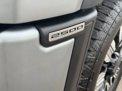 Used 2025 GMC Sierra 2500 Denali w/ Denali Reserve Package AWD/4WD image 10