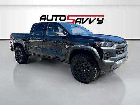 Used 2025 Chevrolet Colorado Trail Boss AWD/4WD image 1