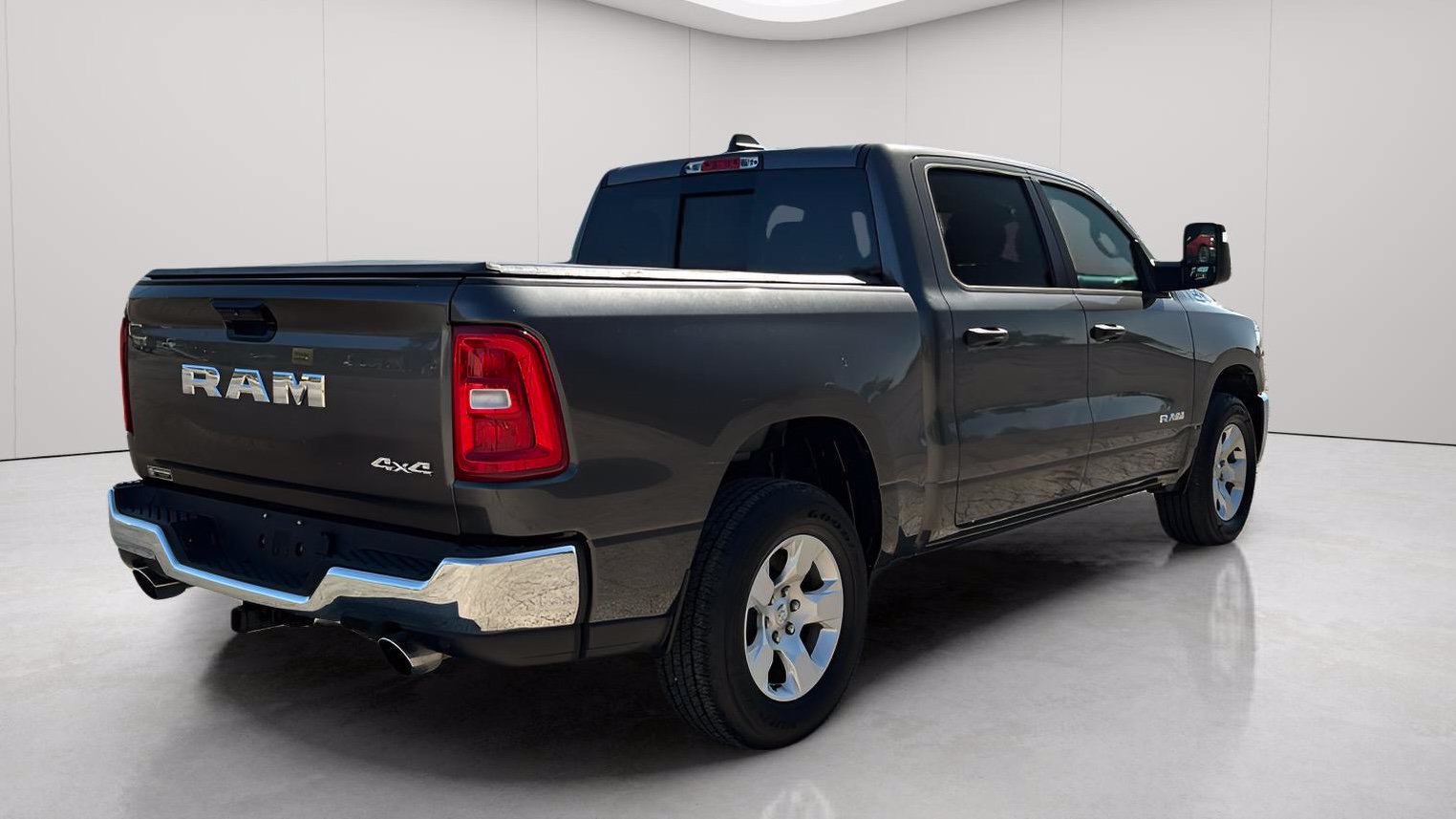 Used 2025 RAM 1500 Tradesman AWD/4WD image 4