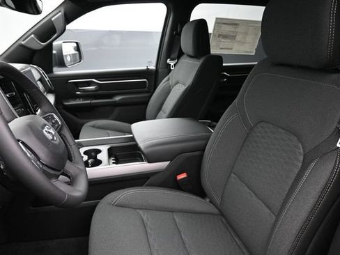 New 2026 RAM 1500 4x4 Crew Cab image 7