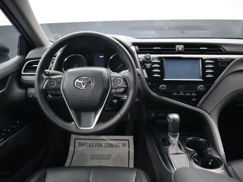 Used 2019 Toyota Camry SE image 14