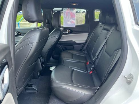 Used 2025 Jeep Compass Limited AWD/4WD image 9