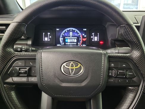 Certified 2025 Toyota Tacoma SR5 AWD/4WD image 22