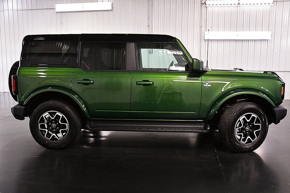 Used 2025 Ford Bronco Outer Banks AWD/4WD image 8