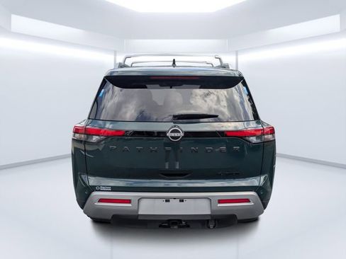 Used 2024 Nissan Pathfinder Platinum w/ Black Appearance Package image 4