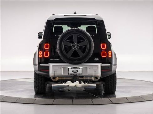 Used 2023 Land Rover Defender 110 S AWD/4WD image 4