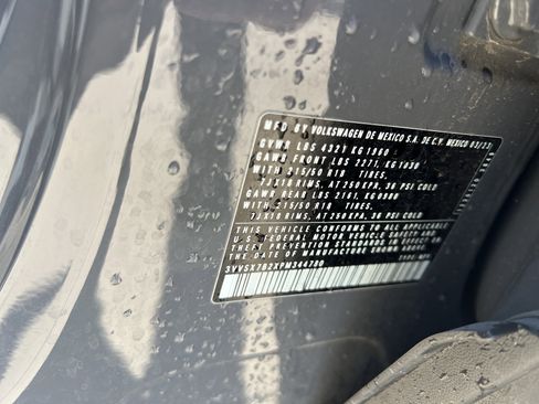 Certified 2023 Volkswagen Taos SE image 31