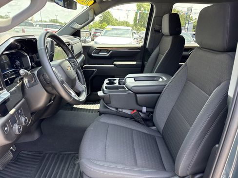 Used 2025 Chevrolet Silverado 1500 LT RWD image 11