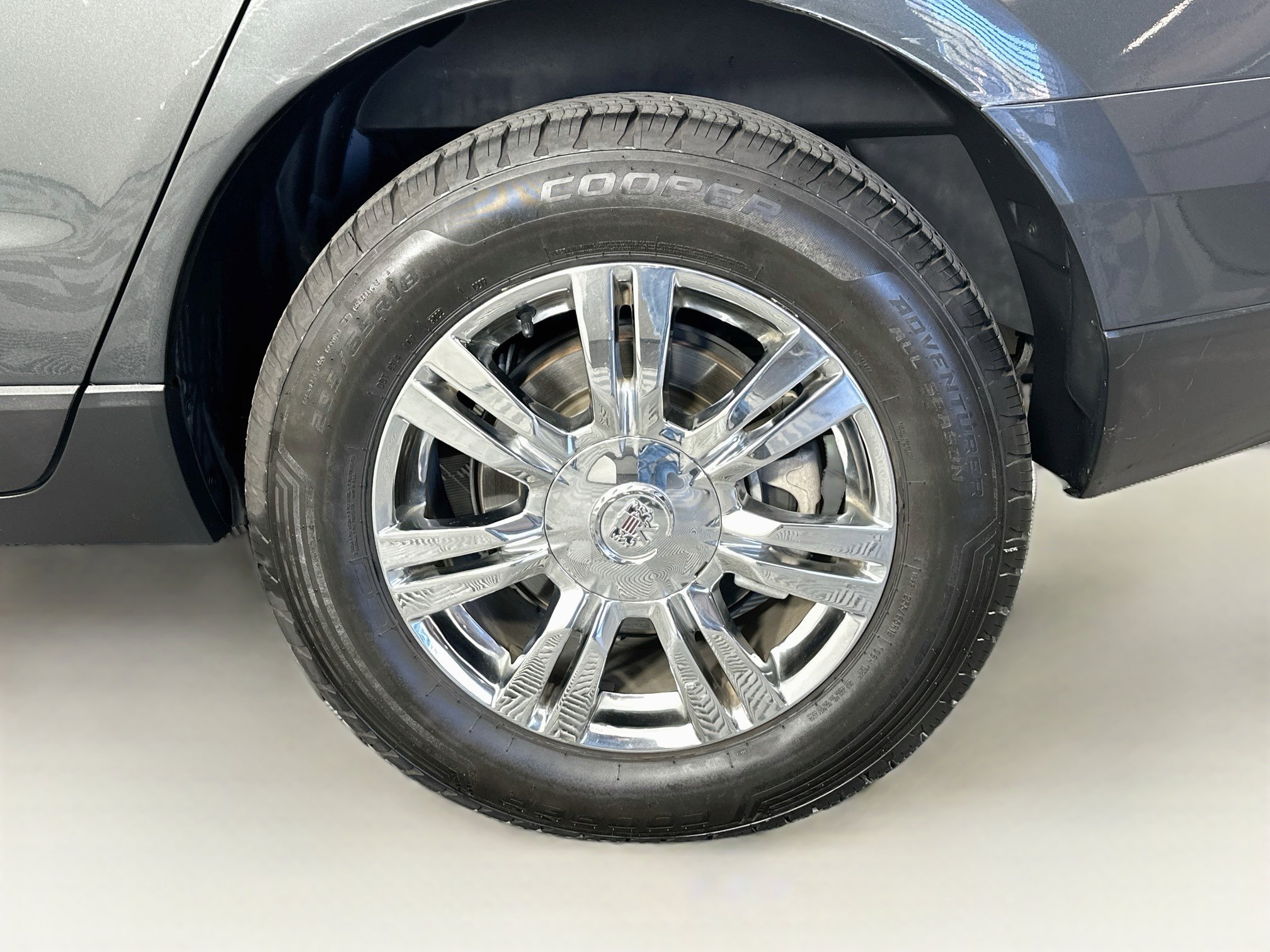 Used 2014 Cadillac SRX Luxury w/ Driver Awareness Package FWD image 11
