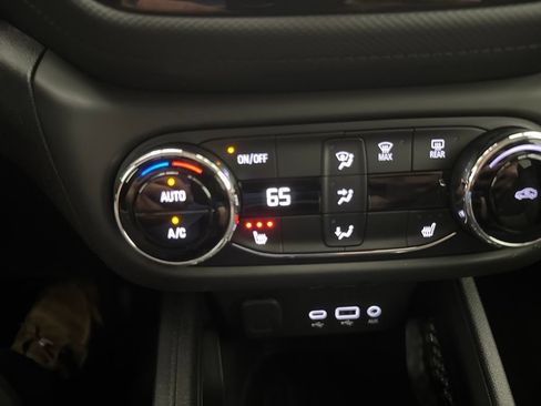 Used 2022 Chevrolet TrailBlazer LT w/ Convenience Package FWD image 30