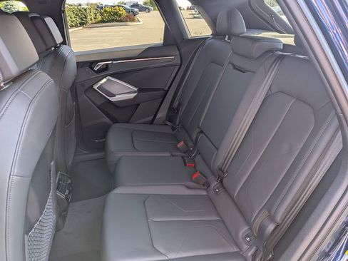 New 2025 Audi Q3 2.0T Premium image 13
