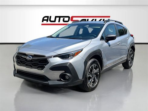 Used 2024 Subaru Crosstrek 2.0i Premium image 3