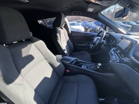 Used 2018 Toyota C-HR XLE image 25