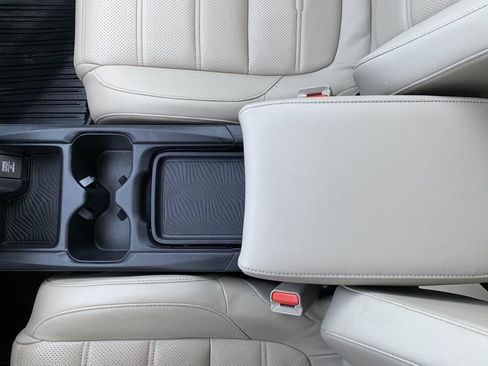 Used 2018 Honda CR-V Touring image 23