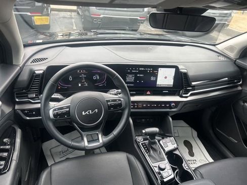 Used 2025 Kia Sportage EX image 29