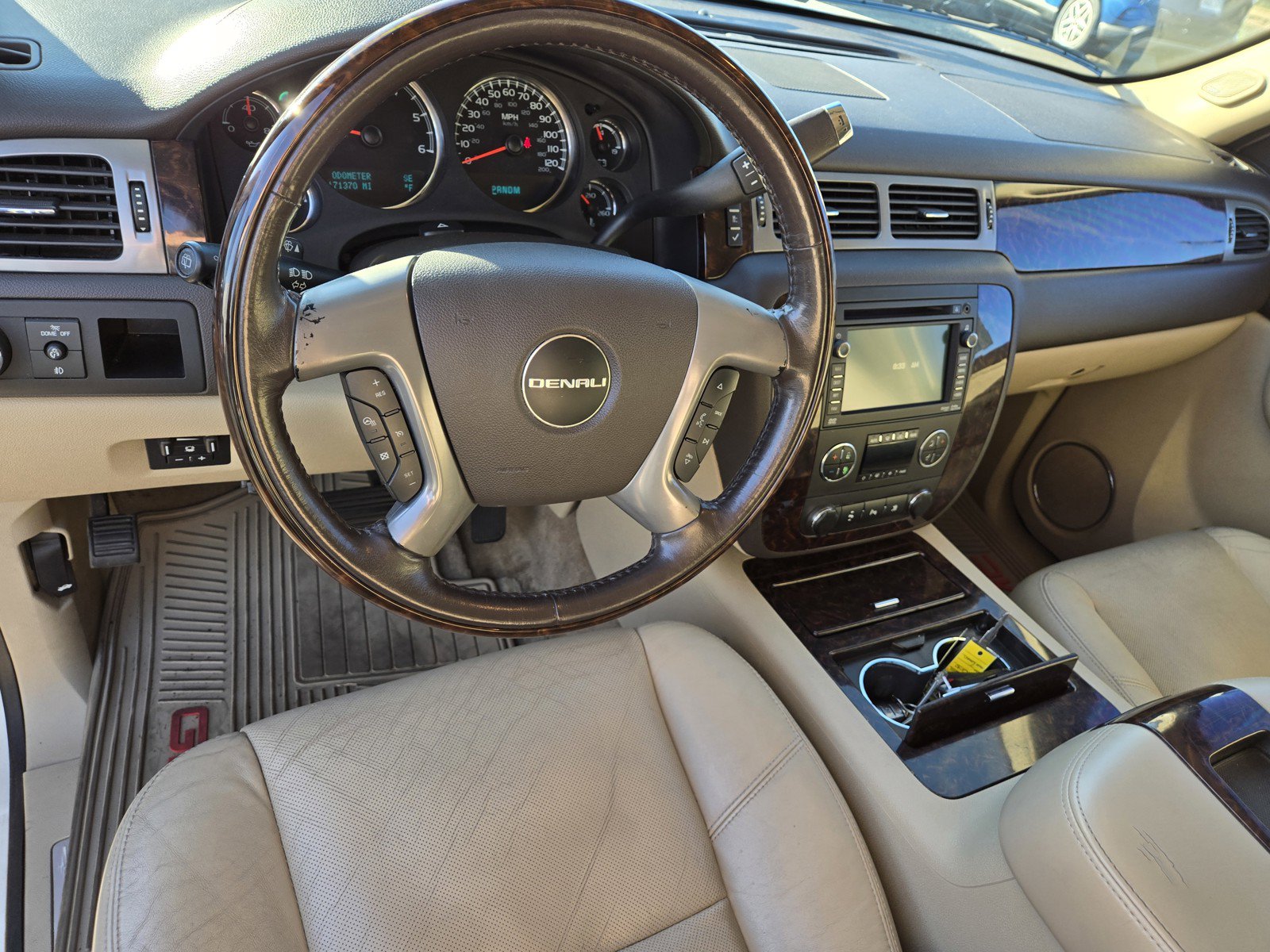 Used 2011 GMC Yukon XL Denali AWD/4WD image 12