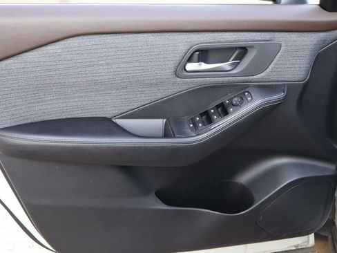 Used 2023 Nissan Rogue SV FWD image 19