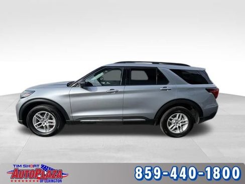 Used 2025 Ford Explorer Active AWD/4WD image 12