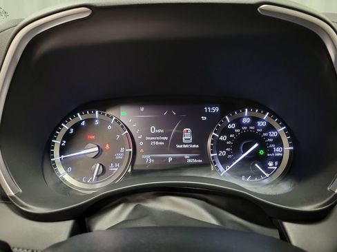 Used 2022 Toyota Highlander XLE AWD/4WD image 16
