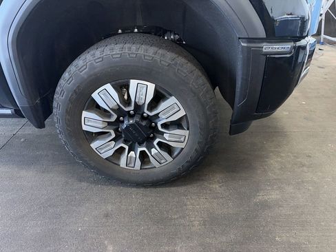 Used 2024 GMC Sierra 2500 Denali w/ Denali Reserve Package AWD/4WD image 2
