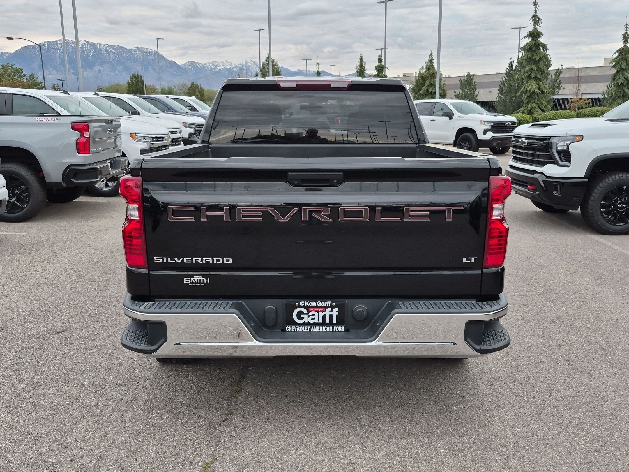 Used 2020 Chevrolet Silverado 1500 LT AWD/4WD image 4