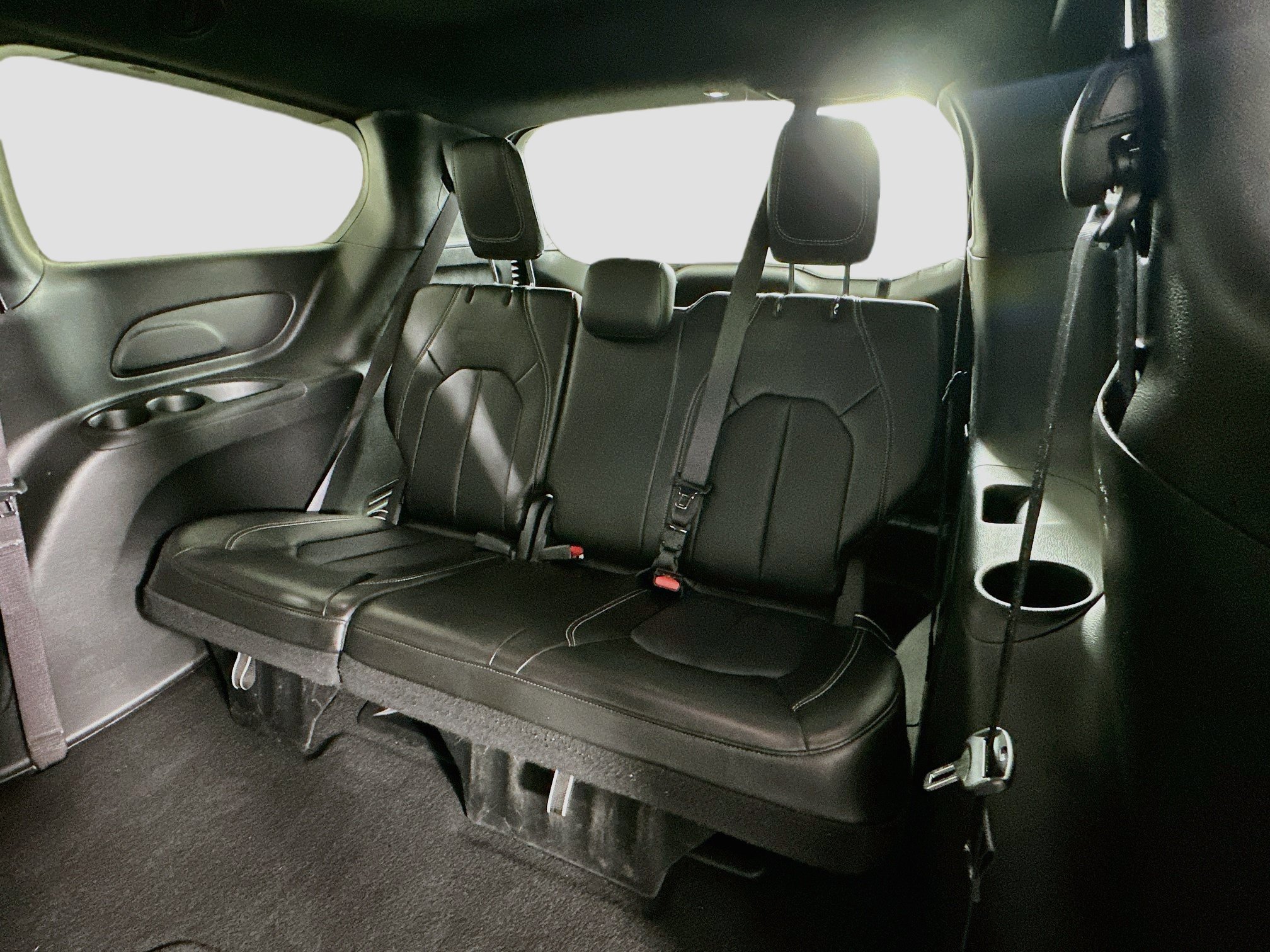 Used 2025 Chrysler Pacifica Select FWD image 29