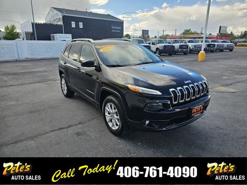 Used 2018 Jeep Cherokee Latitude w/ Safety Group image 6