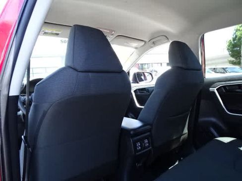 Used 2022 Toyota RAV4 LE FWD image 22