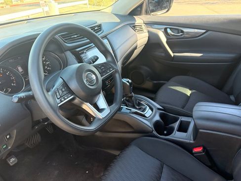 Used 2018 Nissan Rogue S FWD image 16