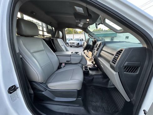 Used 2019 Ford F550 4x4 Regular Cab Super Duty w/ XL Value Package image 19