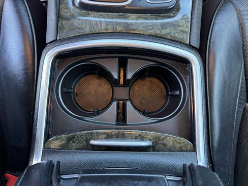 Used 2016 Chrysler 300 C image 19