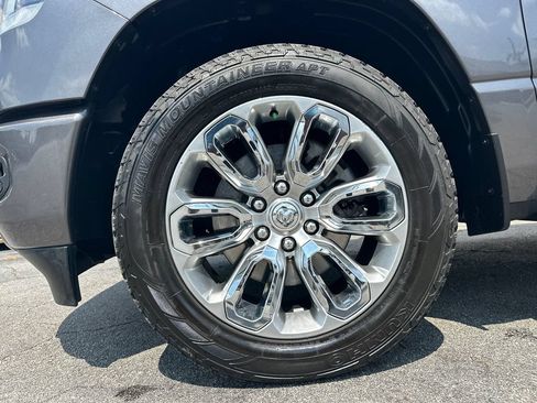 Used 2023 RAM 1500 Laramie AWD/4WD image 12