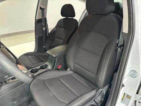 Used 2019 Hyundai Elantra SE w/ Cargo Package FWD image 12