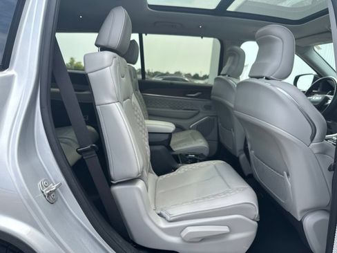 Used 2021 Jeep Grand Cherokee L Summit w/ Advanced Protech Group IV AWD/4WD image 31
