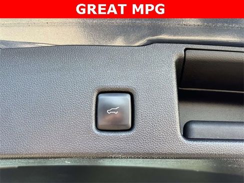 Used 2020 Ford Escape Titanium w/ Titanium Premium Package 2.0 image 8