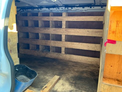 Used 2021 Chevrolet Express 3500 w/ Driver Convenience Package image 17