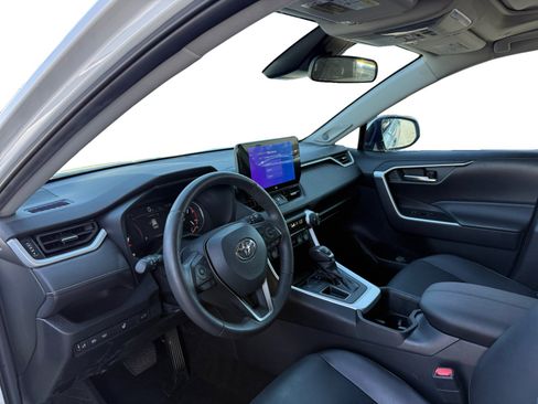 Used 2023 Toyota RAV4 XLE Premium FWD image 9