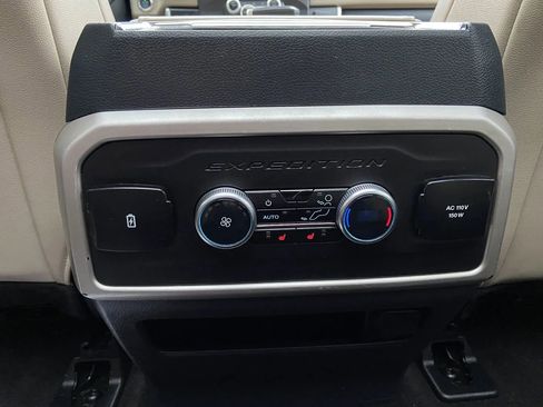 Used 2023 Ford Expedition Max Limited image 24